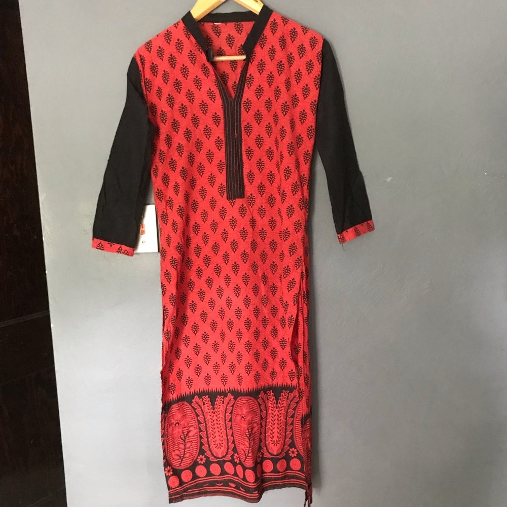 3/$25 Indian Kurda tunic in cotton floral print